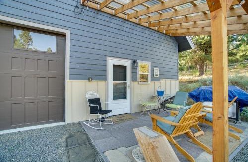 Cascade House | Cascade Cabin Hideaway w/Views, 1/2 Mi to Lake