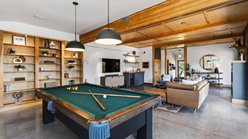 Bend House | Cascade Crest by AvantStay