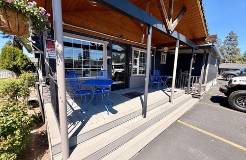 Larkspur Hotel | Cascade Lodge Boutique