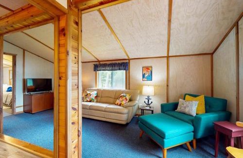 Eagle River House | Catfish Cottage B