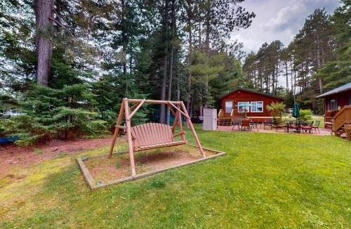 Eagle River House | Catfish Cottage B