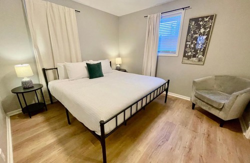 Joslyn Castle Apartment | Cathedral 10-Cozy Urban Living Near UNMC