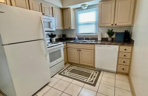 Joslyn Castle Apartment | Cathedral 11-Midtown near UNMC
