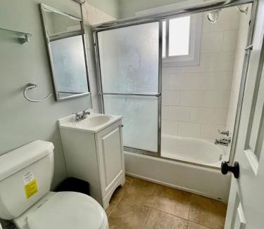 Joslyn Castle Apartment | Cathedral 3-Charming Apartment walk to UNMC