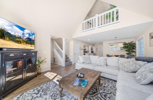 Coeur d'Alene House | CDA Getaway! King Beds, Gear Storage, RV & Trailer Parking, 1 Mile to the Lake!