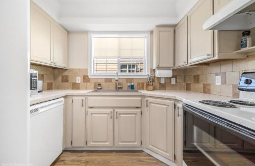 Coeur d'Alene House | CDA Getaway! King Beds, Gear Storage, RV & Trailer Parking, 1 Mile to the Lake!