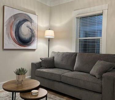 Aksarben - Elmwood Park House | Cedar Street Retreat - Heart of Aksarben!