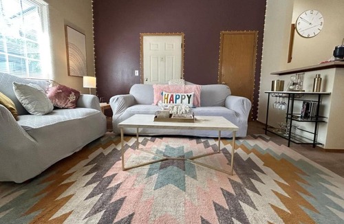 Hillcrest House | Celestial Escape