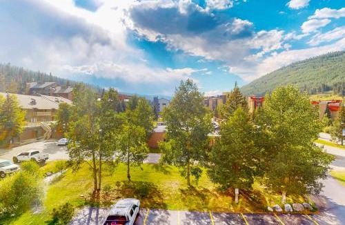 Copper Mountain Village Apartment | Center Village Hideaway