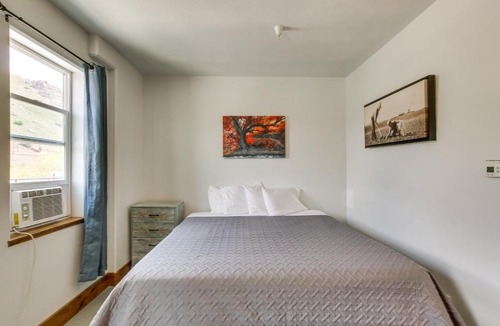 Lava Hot Springs Apartment | Central Lava Hot Springs Studio w/Deck & Views!