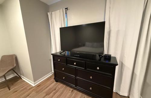 South Central Omaha Apartment | Central to Zoo and Baxter Arena, Pet Friendly