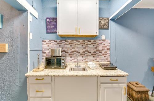 North Little Rock Apartment | Centrally Located North Little Rock Studio w/Yard