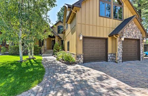 Pinetop House | Centrally Located: Lavish Pinetop Paradise!
