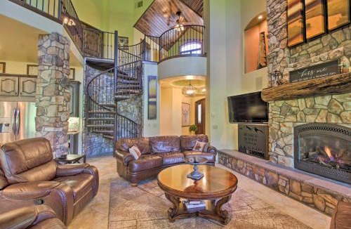 Pinetop House | Centrally Located: Lavish Pinetop Paradise!