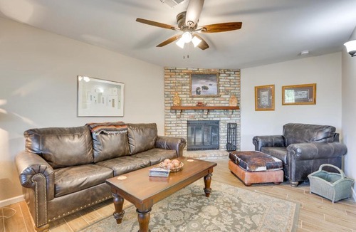 Paradise Valley Village House | Centrally Located Oasis 1 Mi to Shadow Mountain!