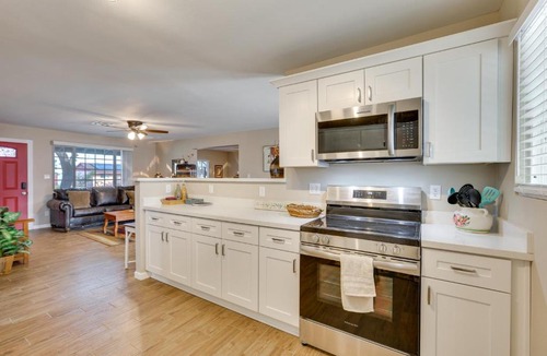 Paradise Valley Village House | Centrally Located Oasis 1 Mi to Shadow Mountain!