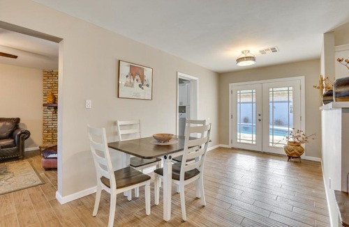 Paradise Valley Village House | Centrally Located Oasis 1 Mi to Shadow Mountain!