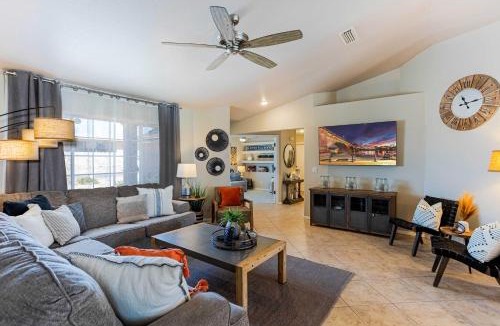 Lake Havasu City House | Centrally Located Lake Havasu Home w/Huge Patio!