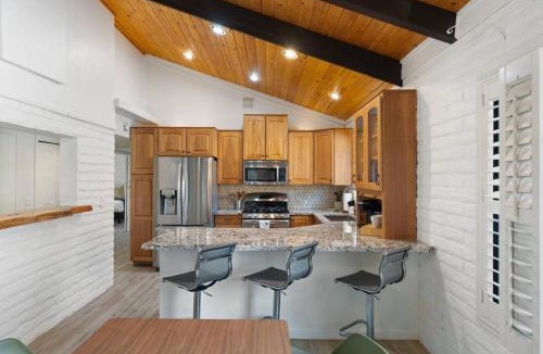 West Sedona House | Centrally Located with Pool, Hot Tub, & Firepit