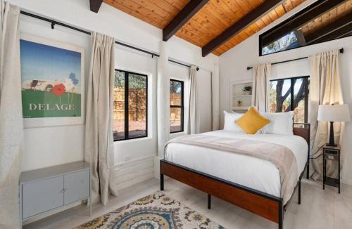 West Sedona House | Centrally Located with Pool, Hot Tub, & Firepit