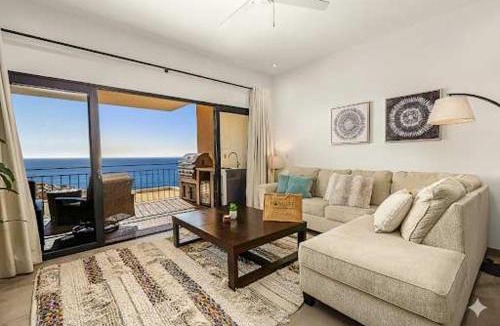 Cerritos Apartment | Cerritos Luxury Ocean Views & Resort Style Pool
