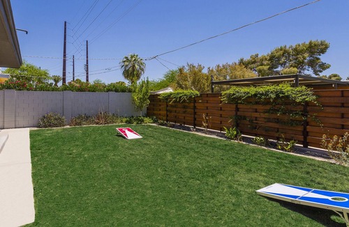 Parkcrest House | CHAPARRAL CHATEAU - MINS TO OLD TOWN - PRIVATE POOL