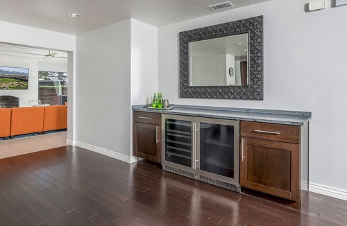 Parkcrest House | CHAPARRAL CHATEAU - MINS TO OLD TOWN - PRIVATE POOL