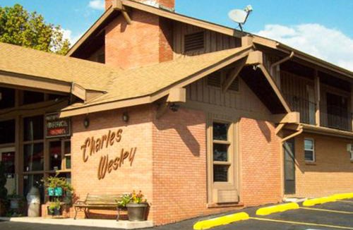 Broken Bow Hotel | Charles Wesley Motor Lodge Downtown Broken Bow- Hochatown