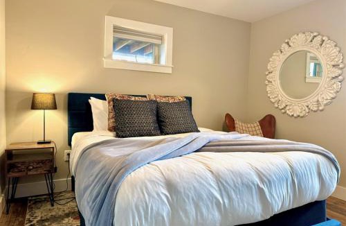 Somers Apartment | Charming 1 bedbath Suite in waterfront Cottage
