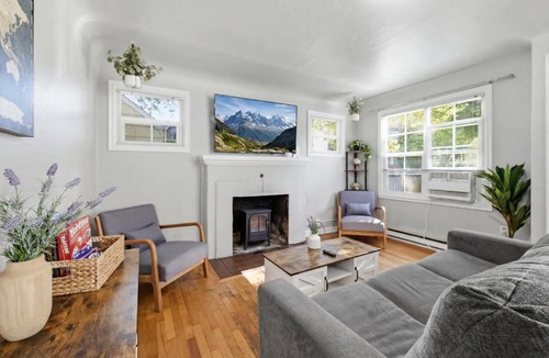 College Hill Apartment | Charming 1930s Style Rustic Home