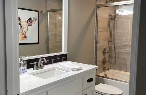 Battle Ground House | Charming 2-bedroom house in old town Battle Ground