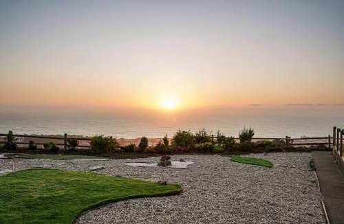 Pacifica Apartment | Charming 2BR 1Bath SofaBed with Mountain Sunset and Ocean Views