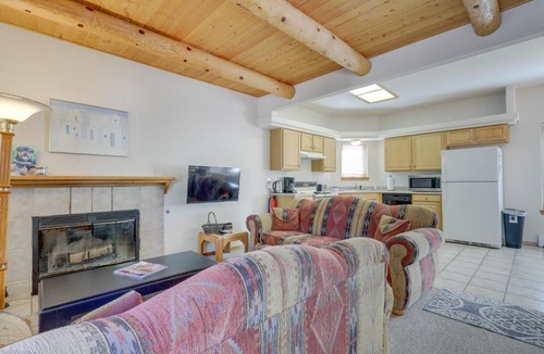 Amalia House | Charming Amalia Retreat w/Fireplace & Grill!