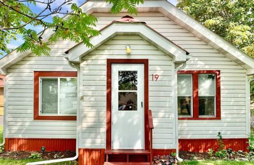Kalispell House | Charming and Cozy Private Home Walking Distance to Downtown