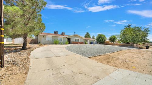 Victorville House | Charming Apple Valley Retreat