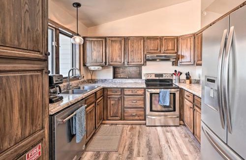 Buena Vista House | Charming Buena Vista Home w/Hot Tub + Deck!