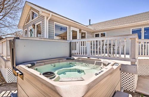 Buena Vista House | Charming Buena Vista Home w/Hot Tub + Deck!