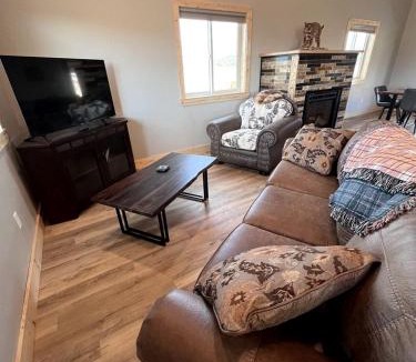 Madison County House | Charming Cabin with Panoramic Mountain Views near Pony in the Tobacco Root Foothills, Montana
