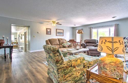 Bynum Apartment | Charming Choteau Apartment: Central Location!