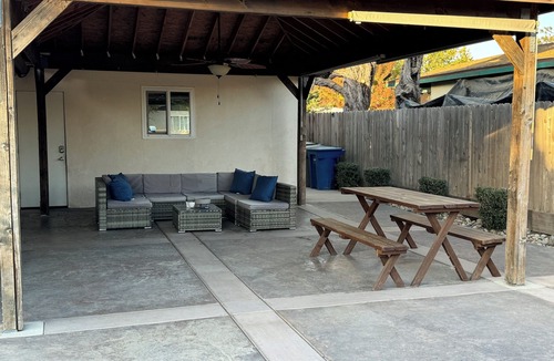 Merced House | Charming cozy 3-bedroom 2-bath house