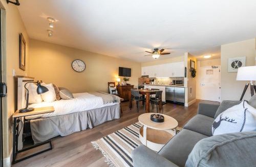 Truckee House | Charming Deluxe Studio w/Lake View #246 at Donner Lake Village