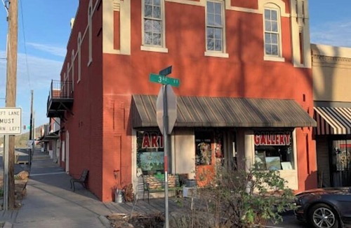 Heber Springs Apartment | Charming Downtown Loft Suite, Walkable, Kitchenette, Historic Character