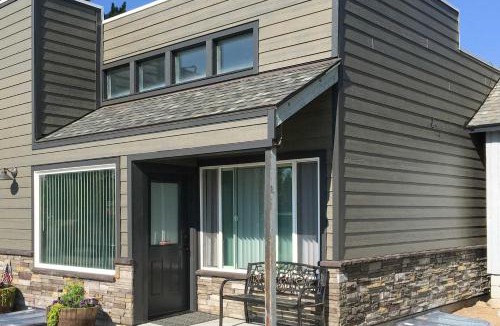 West Yellowstone House | Charming Home - 1 Mi to Yellowstone National Park!