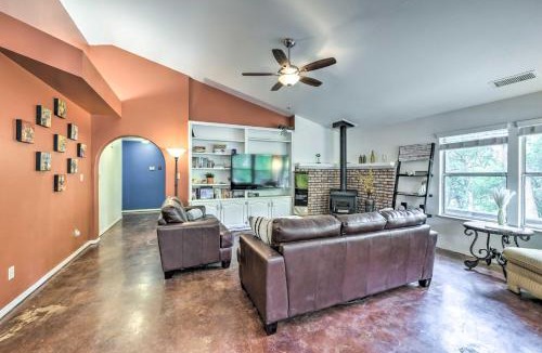 Three Rivers House | Charming Home < 10 Mi to Sequoia Nat'l Park!