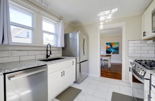 Lee's Summit House | Charming Home walkable to Downtown Lee's Summit