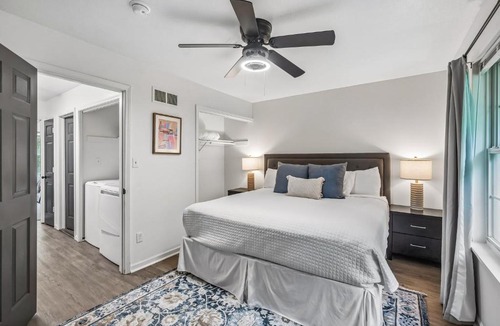 Independence House | Charming KC Townhome
