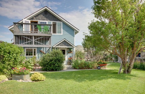Livingston House | Charming Livingston Vacation Rental w/Views!