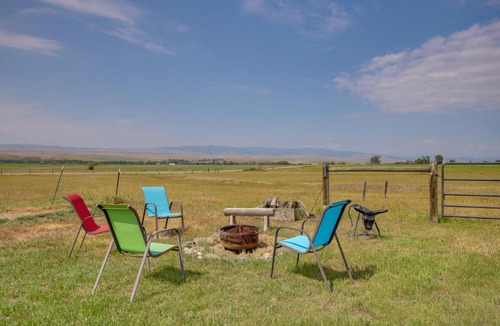 Livingston House | Charming Livingston Vacation Rental w/Views!