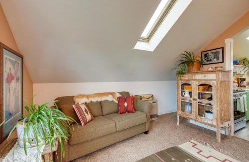 Livingston House | Charming Livingston Vacation Rental w/Views!