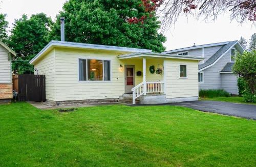 Coeur d'Alene House | Charming Midtown Cottage Walkable & Cozy